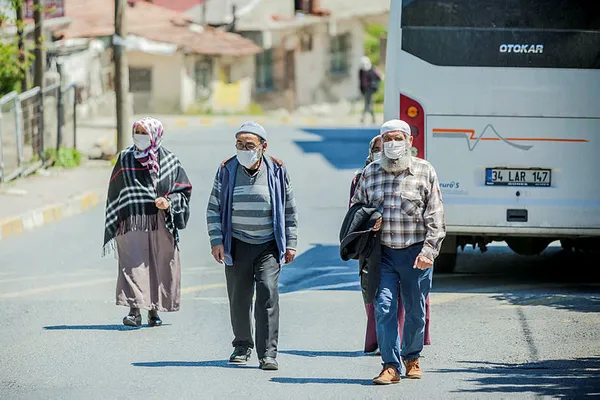 Bursa'da 65 yaş ve üzeri vatandaşlara sokağa çıkma kısıtlaması - 4