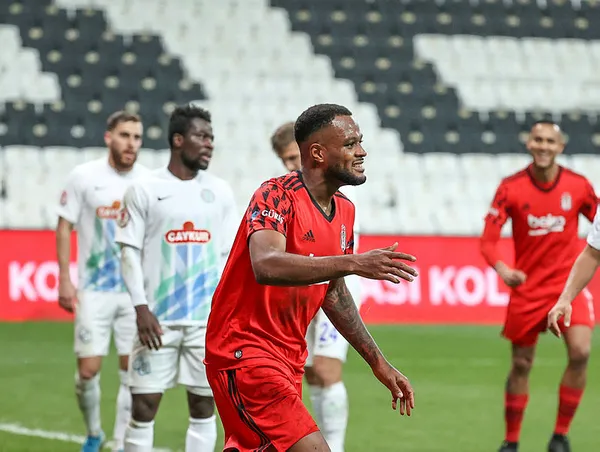 besiktas-yonetimi-kanadali-yildiz-golcu-cyle-larinin-fiyatini-belirledi-1616896532451.jpg Beşiktaş Larin için istediği fiyatı belirledi - 1