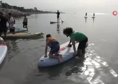 Özel bireyler kürek sörfü yaptı
