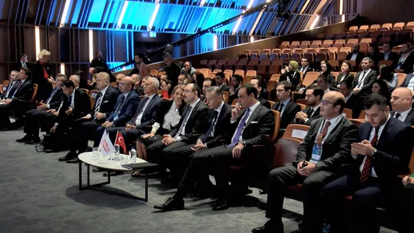 Turkuvaz Medya Merkezi’nde bilişim ihracatı masaya yatırılıyor! Ticaret Bakanı Mehmet Muş’tan zirvede önemli mesajlar