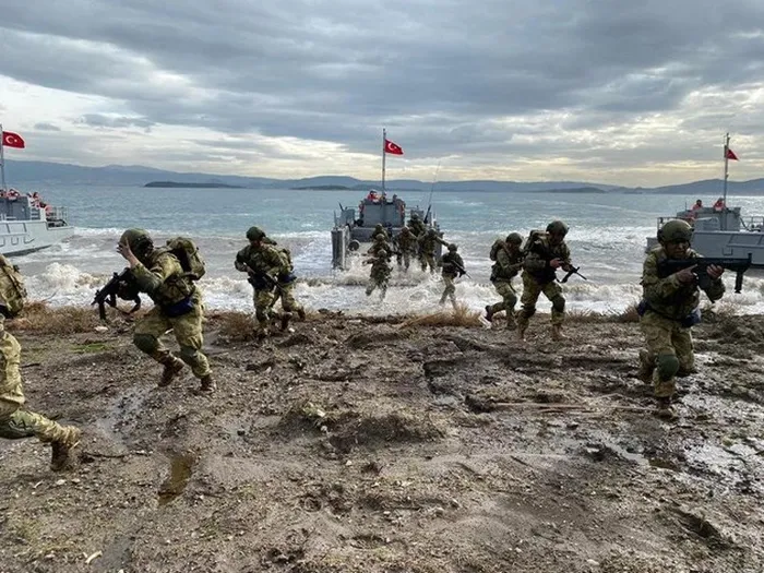 milli-savunma-bakanligindan-sgd-aciklamasi-turkiye-suriyenin-kararina-destek-olacak-1767173864886.jpeg MSB tarafından gerçekleştirilen tatbikattan görüntü (AA)