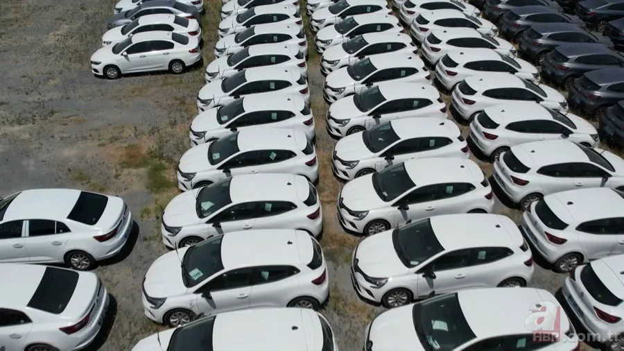 İstanbul'da sıfır otomobil sorunu yaşanırken çileden çıkaran görüntüler! Stok araçlar böyle bekletiliyor 11