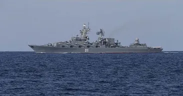 Uydudan görüntülediler! Rusya ABD’nin uçak gemisini batırıyor