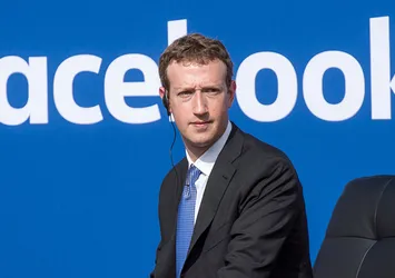 “Facebook’un kurucusu Beyaz Saray’a göz dikti”