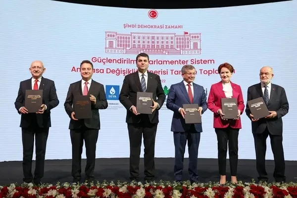 6’lı masada bilinmeyen ’’Davutoğlu’’ krizi: Talebi ortakları birbirine düşürmüş! CHP’li Barış Yarkadaş aylar sonra açıkladı