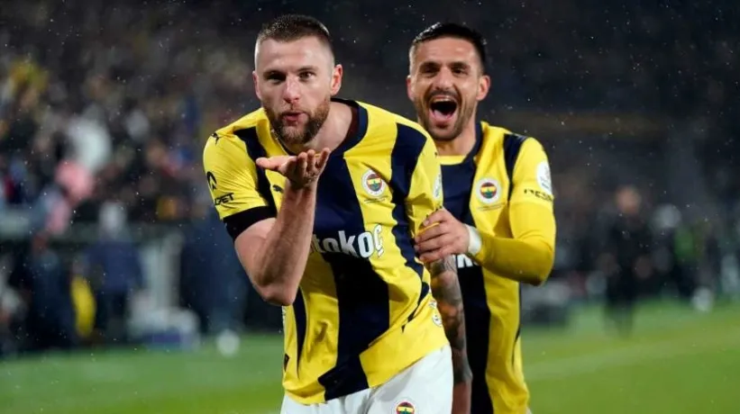Fenerbahçe'ye imzaya geliyor! Yeni kaptan olacak