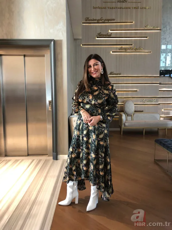 ‘Sünnet derisiyle genç kalıyorum’ açıklamasıyla gündeme oturan Hamdi Alkan’ın eski eşi Selen Görgüzel’den bir çıkış daha! Nafaka açıklamasında hemcinslerini hedef aldı 9