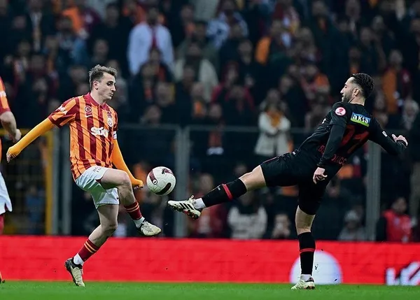 1709280155615.jpeg Galatasaray'da Kerem Aktürkoğlu'nun trafikte gergin anları! Başka bir sürücüyle tartıştı - 1