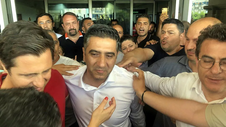 CHP'li eski Menderes Belediye Başkanı Mustafa Kayalar'a rüşvetten 12 yıl hapis istemi! İddianamenin detayları ortaya çıktı