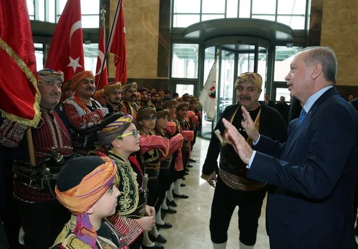 Başkan Erdoğan 49. Muhtarlar Toplantısı’na katıldı! Dikkat çeken kareler...