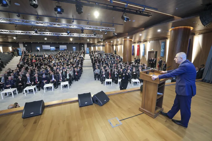 milli-sihalarin-oncu-ismi-ozdemir-bayraktar-anisina-belgesel-hazirlandi-1770475980306.jpg Milli SİHA'ların öncü ismi Özdemir Bayraktar anısına belgesel hazırlandı - 4