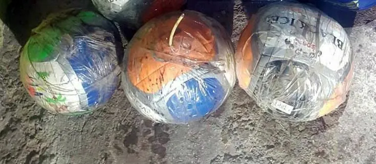 Voleybol topu görünümünde patlayıcı tuzaklamışlar! - 1