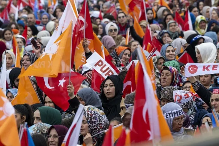 Başkan Recep Tayyip Erdoğan Ankara’da destan yazdı! Bayraklarla mitinge koştular