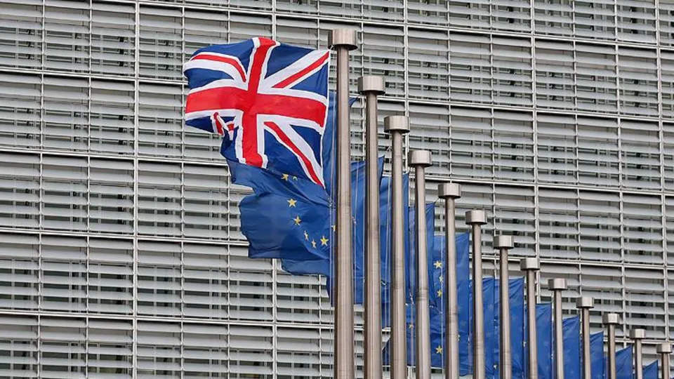 İngiltere tarihinin en büyük daralmasını yaşadı ve resesyona girdi | Resesyon nedir?