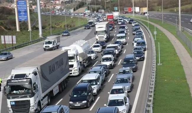 son-dakika-bolu-dagi-tuneli-kapatildi-mi-bolu-dagi-tuneli-neden-kapali-trafik-durumu-nedir-1619689615622.jpg Son dakika: Bolu Dağı Tüneli kapatıldı mı? Bolu Dağı Tüneli neden kapalı? Trafik durumu nedir? - 10
