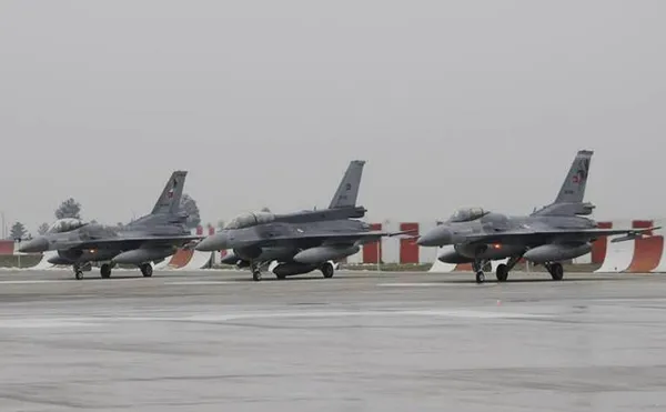 son-dakika-egede-yunan-jetlerine-mudahale-3-gunde-30-kez-turk-hava-sahasi-ihlal-edildi-1651222557968.jpg Son dakika: Ege'de Yunan jetlerine müdahale! 3 günde 30 kez Türk Hava Sahası ihlal edildi - 2