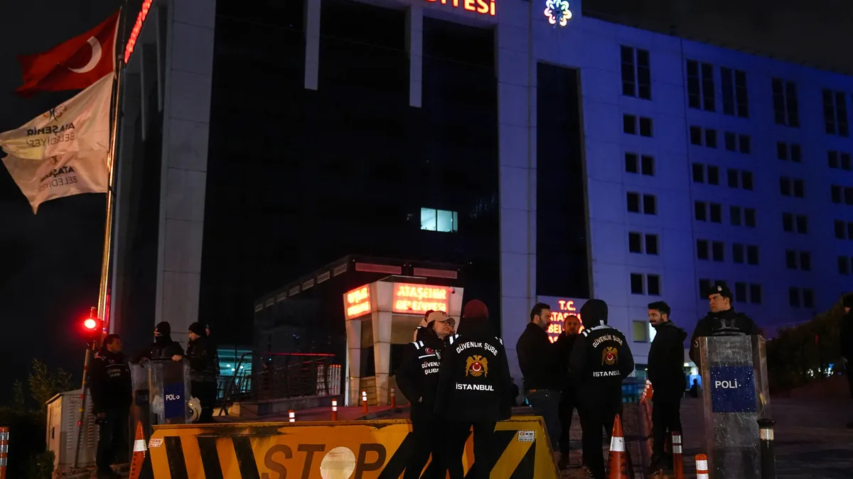 CHP'li Ataşehir Belediyesi'ne yolsuzluk operasyonu! Belediye Başkanı Onursal Adıgüzel gözaltında