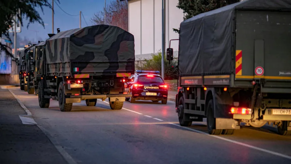 Son dakika: Corona virüs hayatı durdurdu! Ordu cenazeler için sokağa indi...