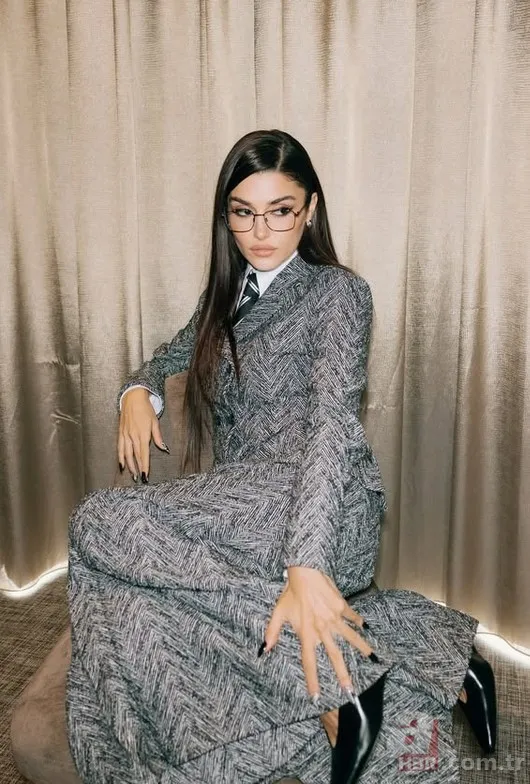 Aşk ve Gözyaşı'nın Meyra'sı Hande Erçel Paris'te fırtına gibi esti 3