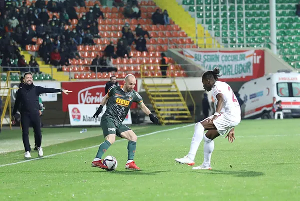 alanyaspor-6-hatayspor-0-mac-sonucu-alanyadan-gol-sov-1642695682160.jpg Alanyaspor: 6 - Hatayspor: 0 MAÇ SONUCU | Alanya'dan gol şov - 3