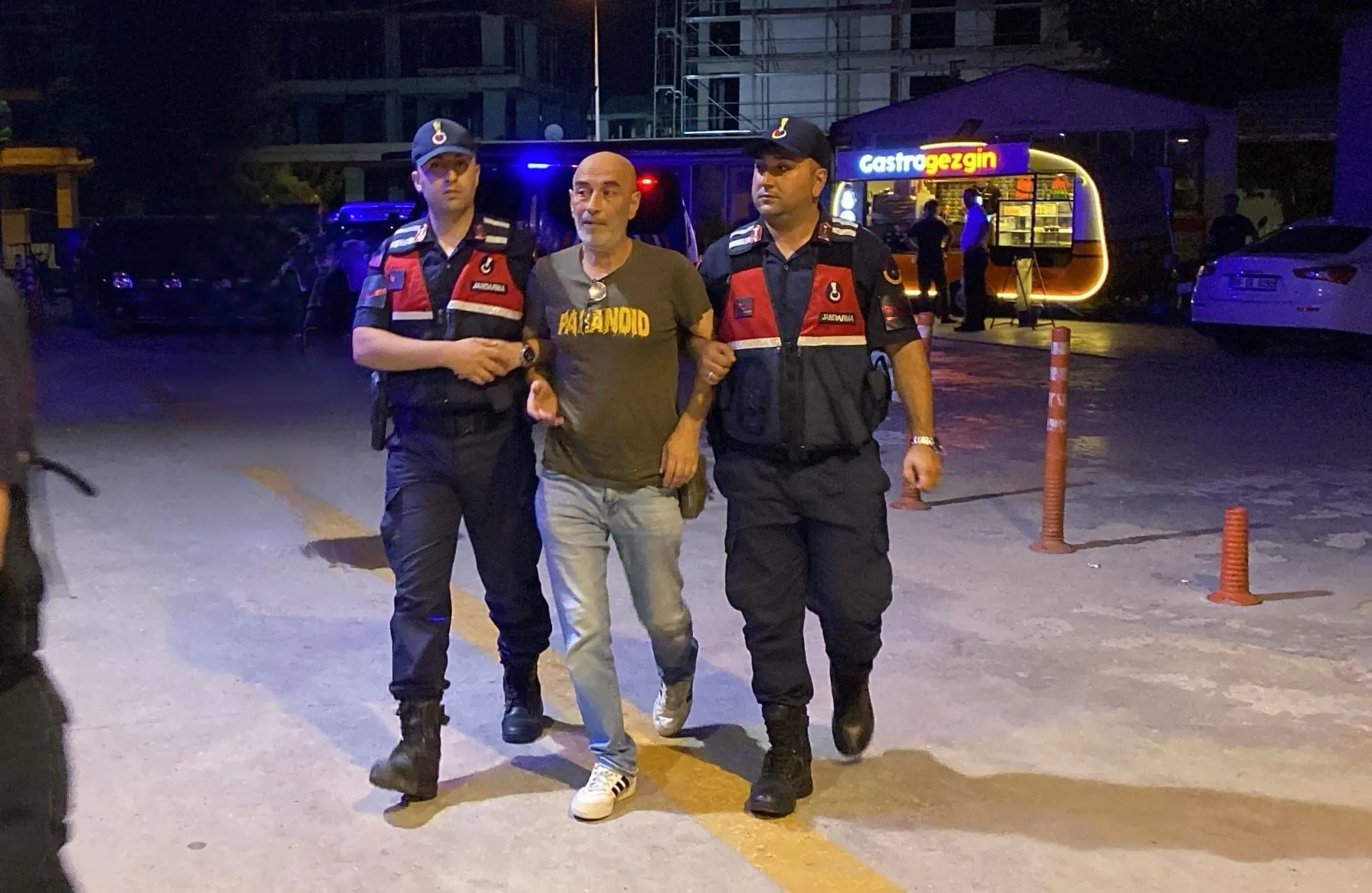 Ünlülere uyuşturucu soruşturması: Ezel Akay ve kardeşi Eren Kazım Akay'ın uyuşturucu test sonuçları belli oldu