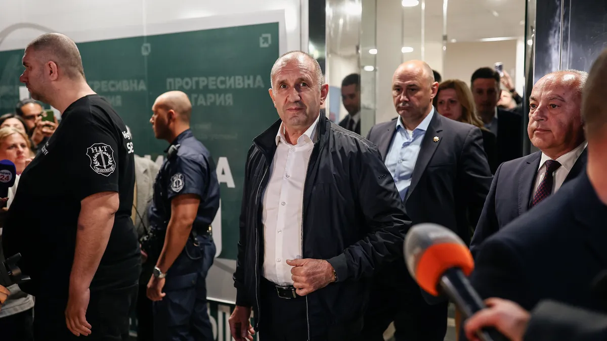 Filip Radev Bulgaristan'da yeniden Radev dönemi! Genel seçimi büyük farkla kazandı