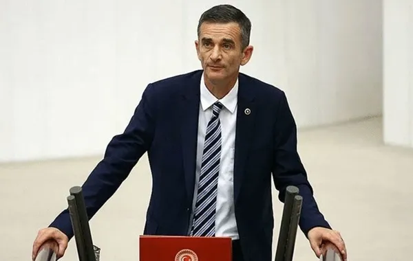 Meral Akşener taciz ve banka hesapları konusunda üç maymunu oynadı! Eski İYİ Partili Durmuş Yılmaz: Bir saat dedikodu yaptı