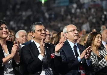 CHP’de şaibeli kurultay davasına erteleme kararı