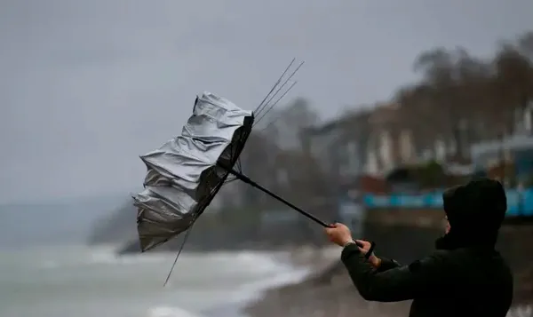 Son dakika: İstanbul’a 90 km/saat fırtına uyarısı! Hafta sonu kuvvetli rüzgar ve yağmur var | Meteoroloji o illeri açıkladı