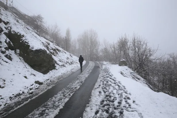 yarin-okul-var-mi-yok-mu-18-aralik-pazartesi-2023-okullar-tatil-mi-son-durum-ne-valilik-meb-aciklamalari-1702793110177.jpg Yarın okul var mı, yok mu? 18 Aralık Pazartesi 2023 okullar tatil mi, son durum ne? Valilik, MEB açıklamaları... - 3