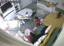 Cam çocukların üzerine devrildi