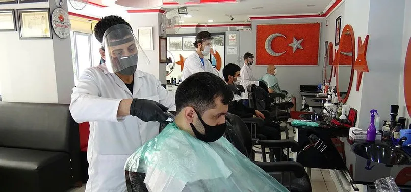 Corona virüs sonrası bu da oldu! Avcılar'daki berberde çalışmaya başladı