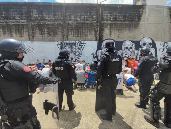 Ekvador’da cezaevinde isyan: 100 mahkum firar etti