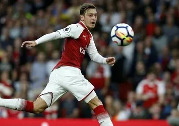 Mesut Özil Barcelona yolunda
