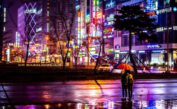 Sınırları küçük, teknolojide dünyaya kafa tutuyor! 7