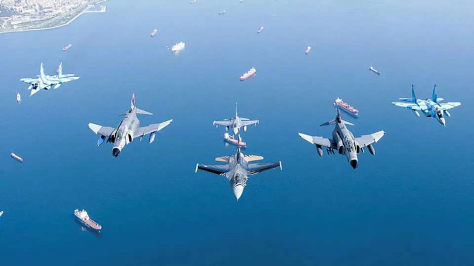 İstanbul'da TEKNOFEST rüzgarı! Gökbey, Hürkuş ve Akıncı ilk kez gösteri uçuşu yaptı