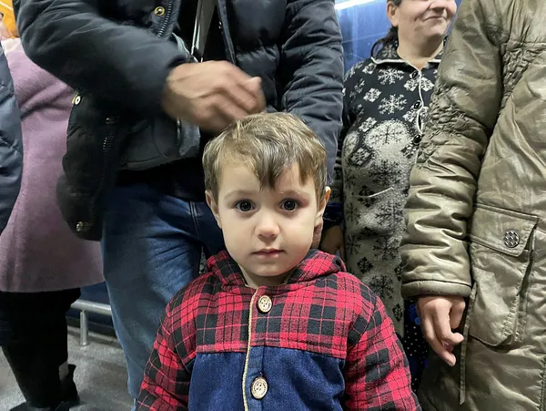 Ukrayna’da yaşayan 88 Ahıska Türkü Türkiye’ye geldi! Başkan Erdoğan’a teşekkür