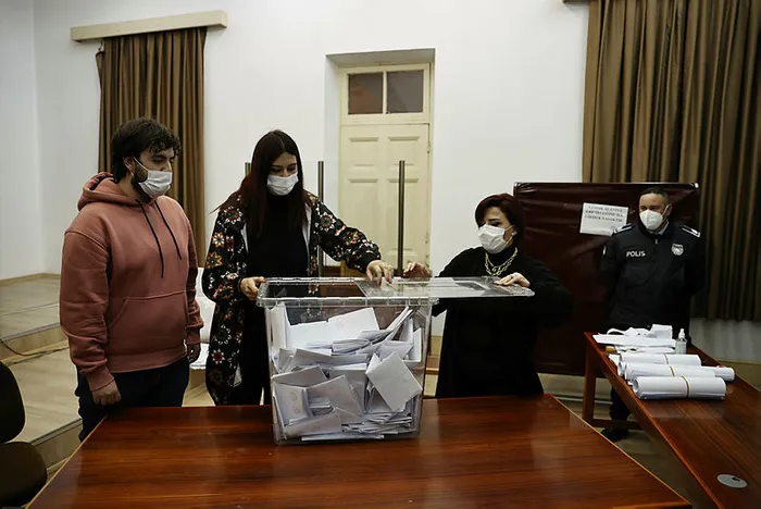 son-dakika-kktcdeki-erken-genel-secimden-ilk-sonuclar-geldi-1642966124347.jpg Son dakika: KKTC'deki erken genel seçimden ilk sonuçlar geldi - 1