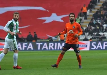 Galatasaraylı taraftarlardan Arda Turan'a küfürlü saldırı!