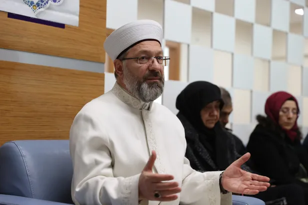 ali-erbas-kimdir-kac-yasinda-aslen-nereli-diyanet-isleri-baskani-ali-erbas-hayati-1676494016152.jpg Ali Erbaş kimdir, kaç yaşında, aslen nereli? Diyanet İşleri Başkanı Ali Erbaş hayatı - 4