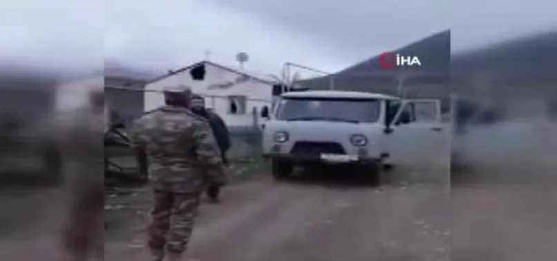 Azerbaycan askerinden ders gibi hareket: Ağdam’ın tahliyesinde Ermeni sivillere yardım etti