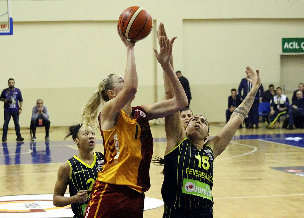 Fenerbahçe'den Galatasaray'a fark