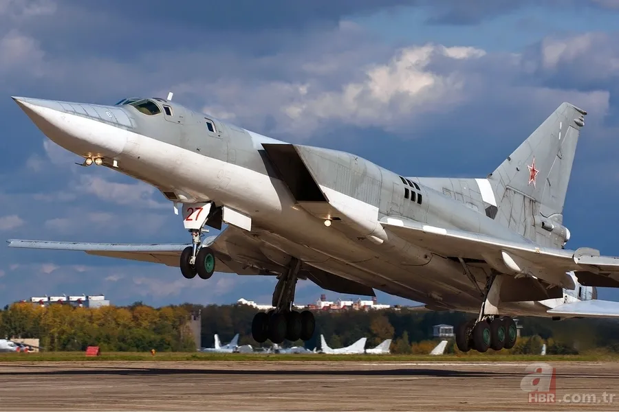 Rusya, yeni bombardıman uçağı Tu-22M3M'yi resmen tanıttı 5