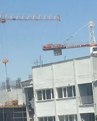 Manisa'da vinç üzerinde namaz - 1