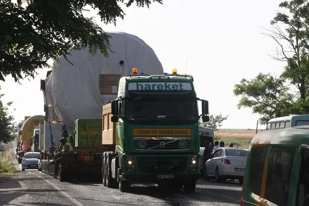 480 tonluk doğalgaz türbini 240 tekerlekli tırla taşınıyor - 1