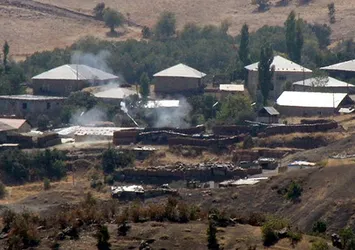 PKK'lı teröristler Derecik'te üs bölgesine saldırdı