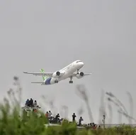 Çin yerli uçağı C919u havalandırdı