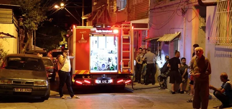 İzmir'de dehşet! Yangına giden itfaiye ekipleri ceset buldu...