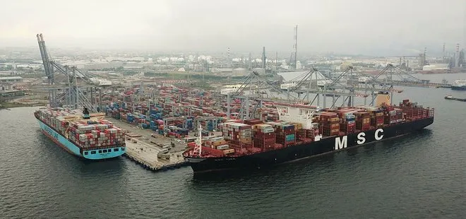 Türkiye limanları tarihinin en büyük konteyner gemisini ağırlıyor