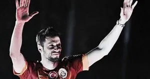 Hakan Balta futbolu bıraktı